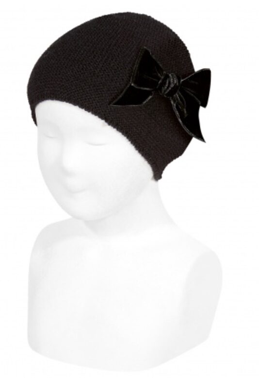 Bērnu cepure - melna krāsa - ar samta bantīti